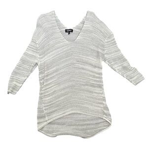 Express women’s v-neck 3/4 sleeve slouchy sweater size XS